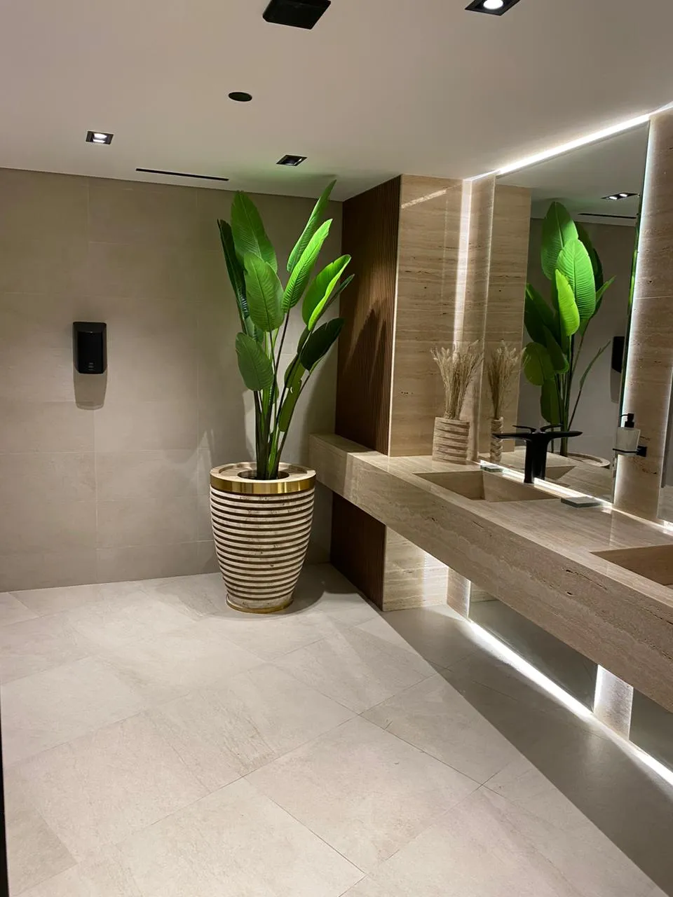 Travertine - Image 14